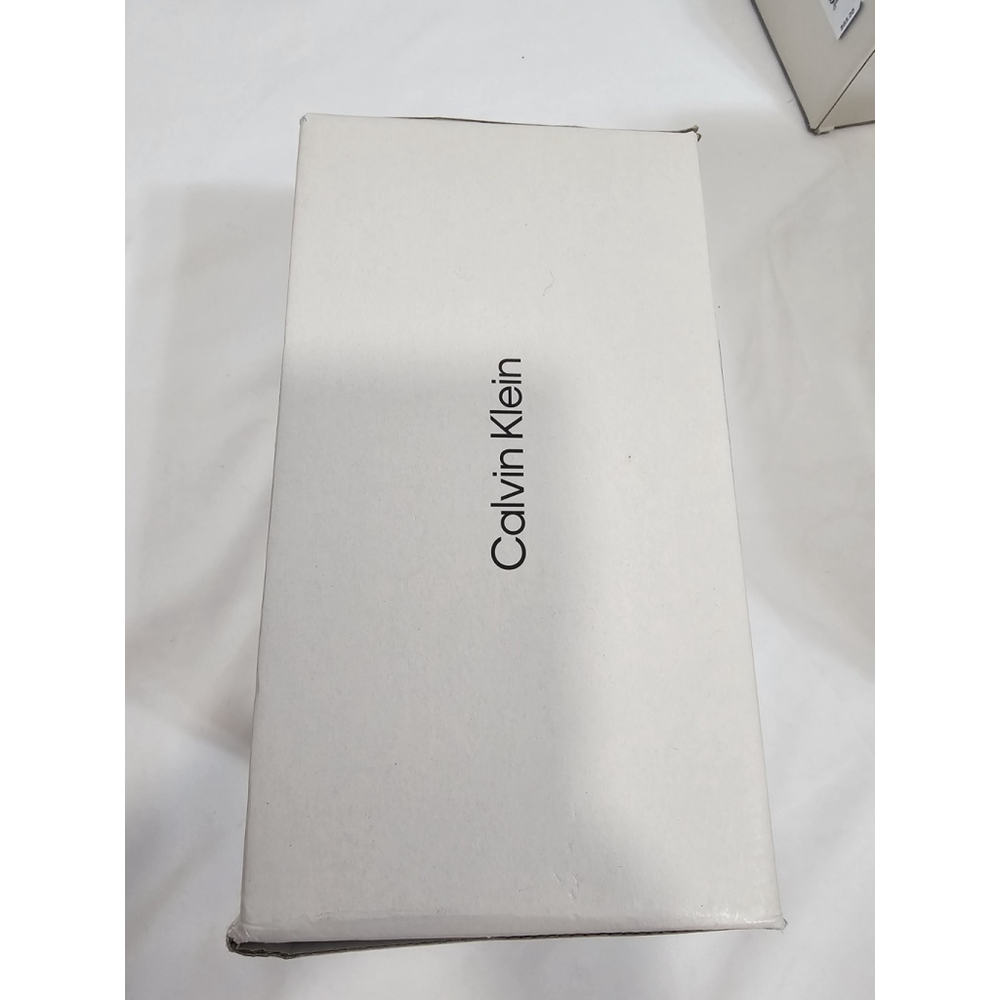 Calvin Klein 3 Slim Short Sleeve V-necks - Picture 4 of 5